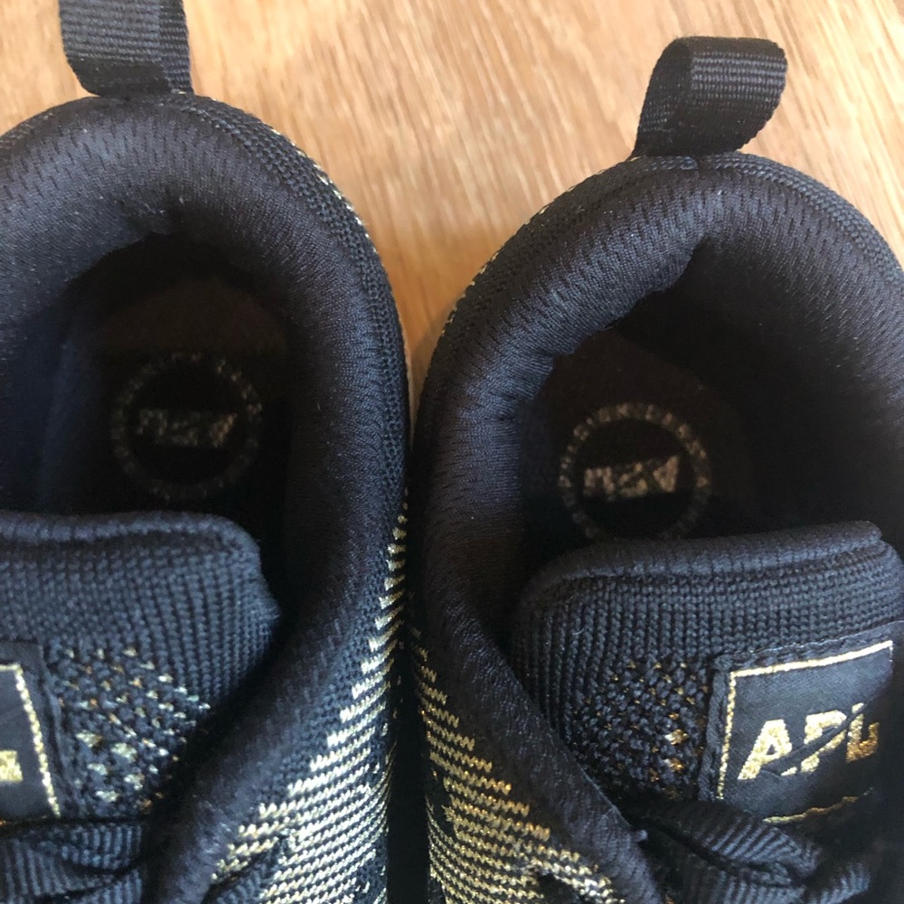APL Techloom Pro gold/ black size 9.5 worn twice price firm! - Picture 8 of 11